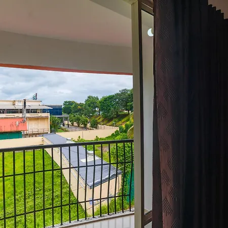 Mayflower Airport Launge Nedumbassery Exterior photo