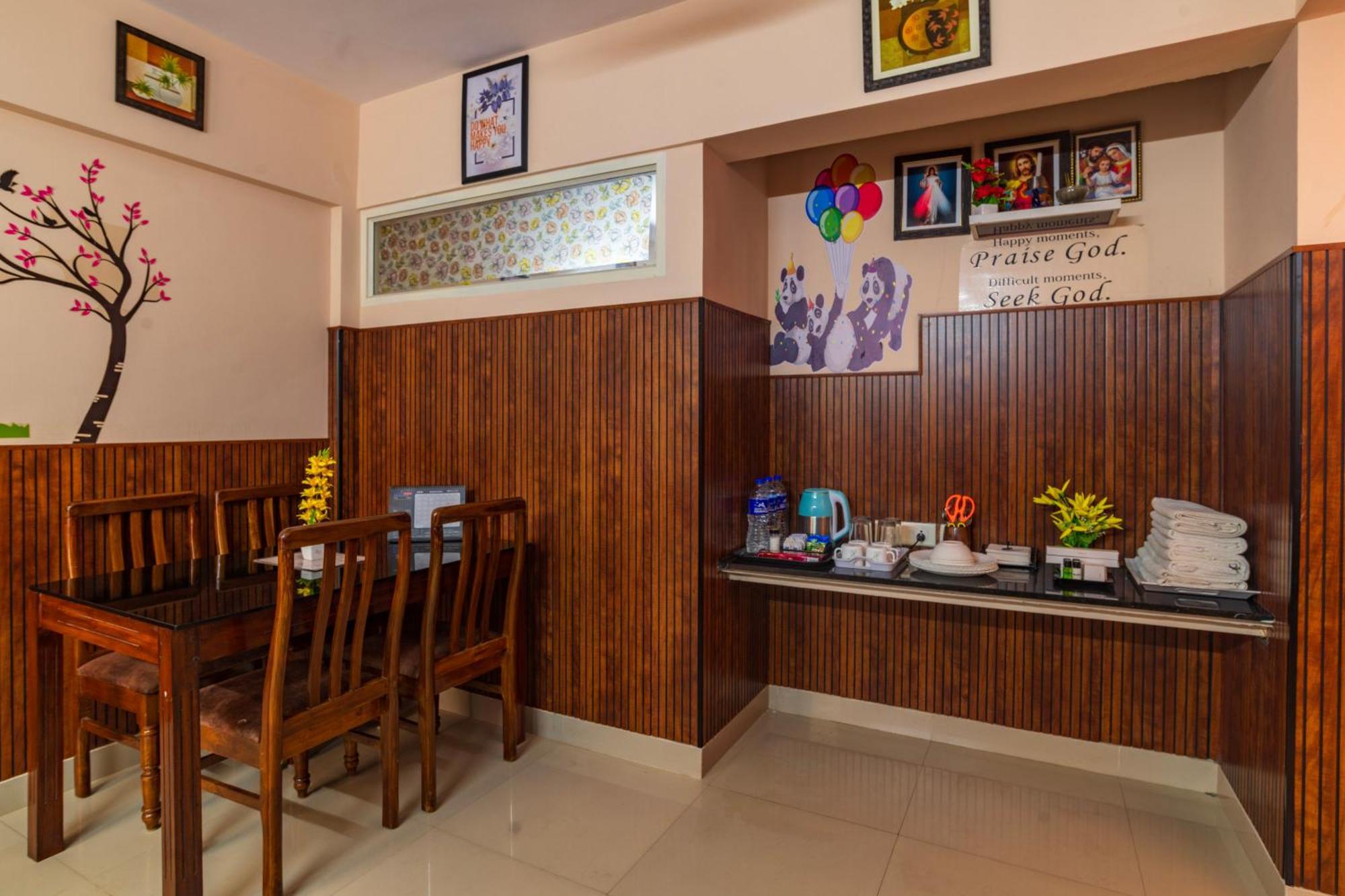 Apartment Mayflower Airport Launge